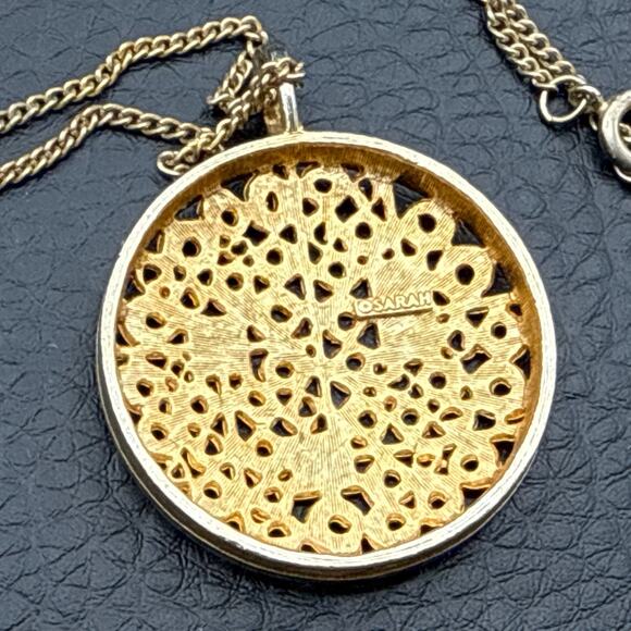 Vintage Sarah Coventry Necklace TIMELESS BEAUTY 1977 Circle Pendant 15in Chain - Picture 3 of 6